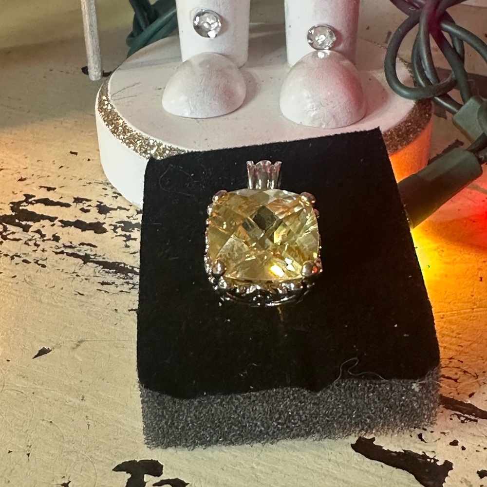 Pendant Yellow Citrine